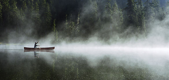 Barca en la niebla